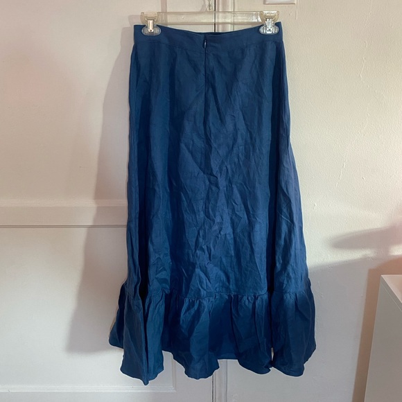 Reformation skirt - Picture 2 of 4